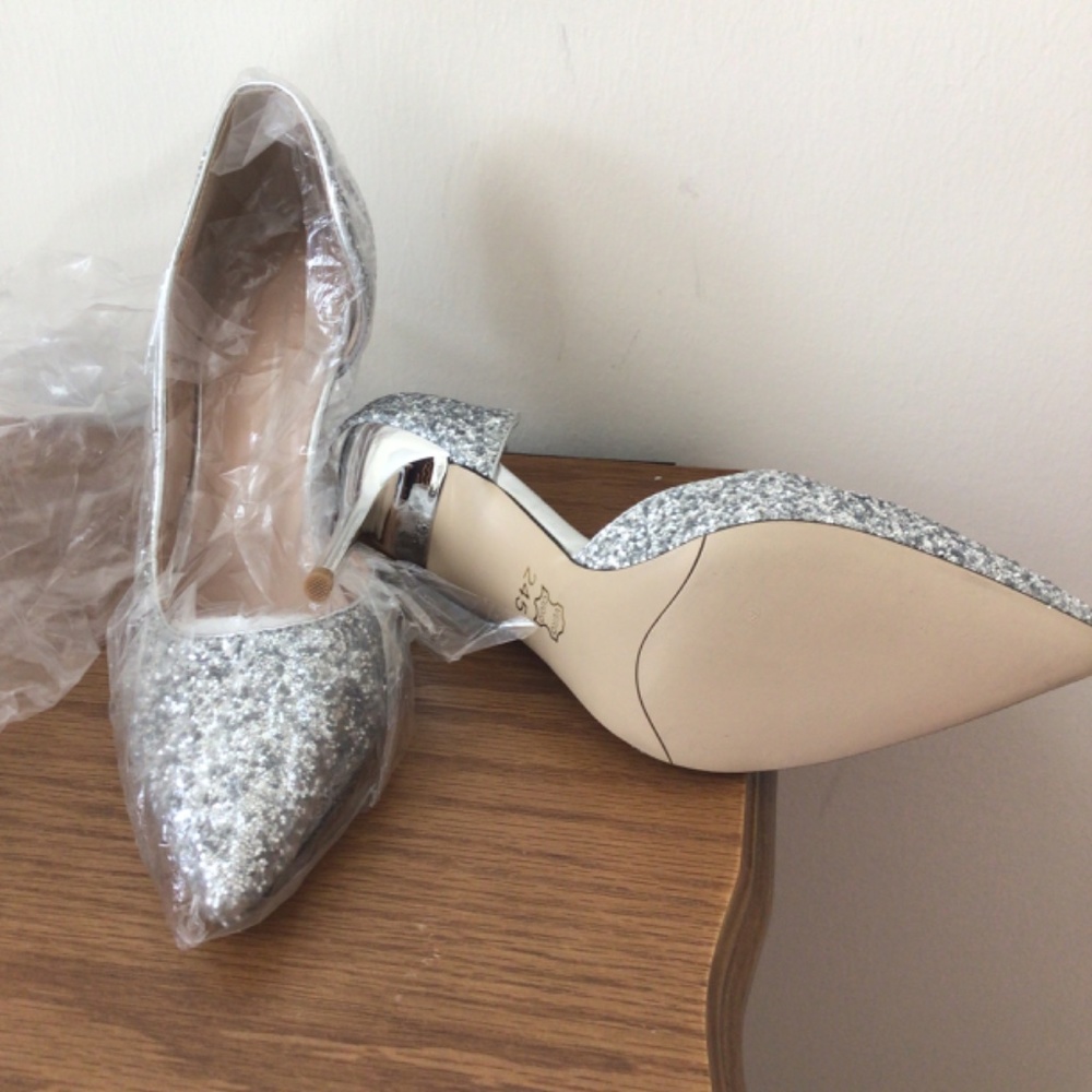 Silver - Picture 2 of 3